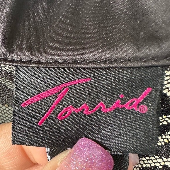 Torrid Black Sheer Lace Smocked Waist Pullover Lagenlook Edgy Goth Blouse Top 1X - Picture 4 of 5